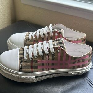 Burberry Sneakers Women’s Canvas / Pink size 41 EU size 10/10.5 US Without BoxOG